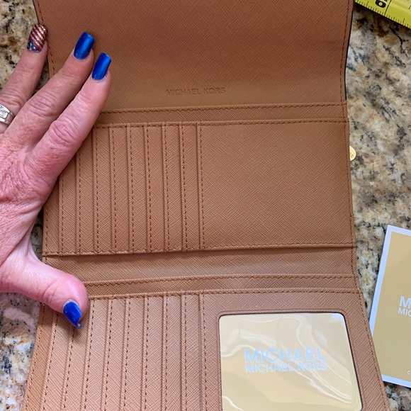 MICHAEL KORS WALLET - Picture 3 of 4